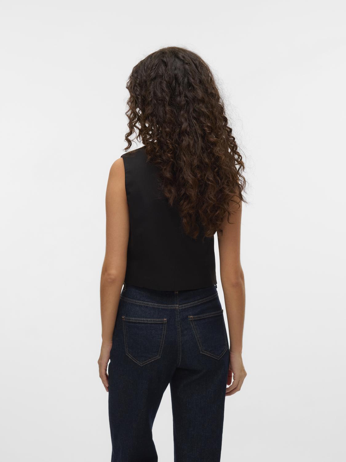 model_shot-back